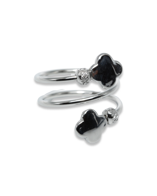 Clover twist ring